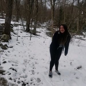 Meet your Posher, Ella